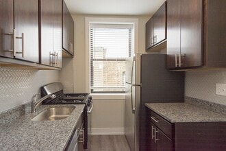 711 W Brompton Ave, Unit A03C in Chicago, IL - Building Photo - Building Photo
