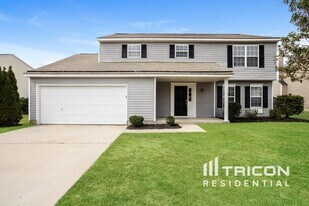 142 Quiet Grove Dr in Lexington, SC - Building Photo