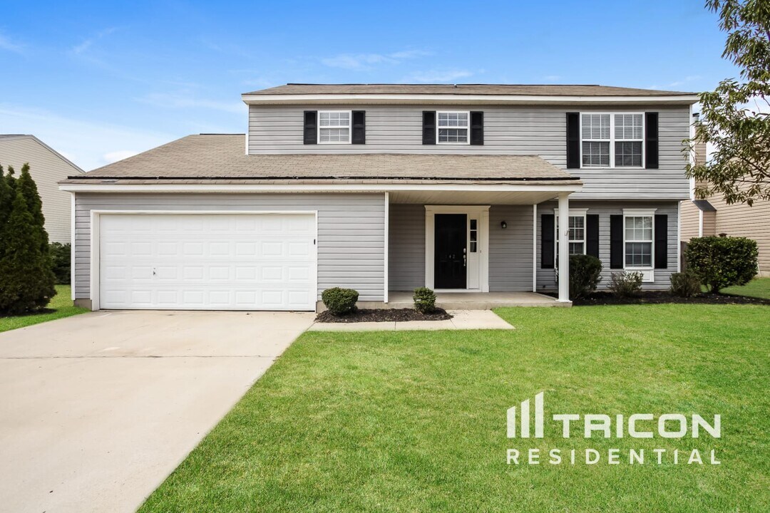 142 Quiet Grove Dr in Lexington, SC - Building Photo