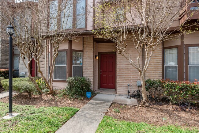 12400 Brookglade Cir in Houston, TX - Foto de edificio - Building Photo