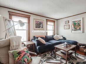 60 Powder House Blvd, Unit 3 in Somerville, MA - Foto de edificio - Building Photo