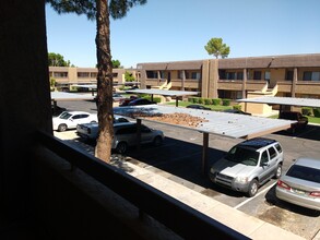 3601 W Tierra Buena Ln, Unit Avalon Hills 2 Bedroom in Phoenix, AZ - Foto de edificio - Building Photo