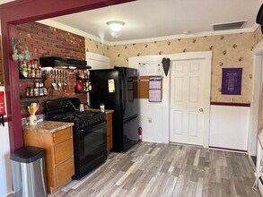 435 Brown St in Attleboro, MA - Building Photo - Building Photo