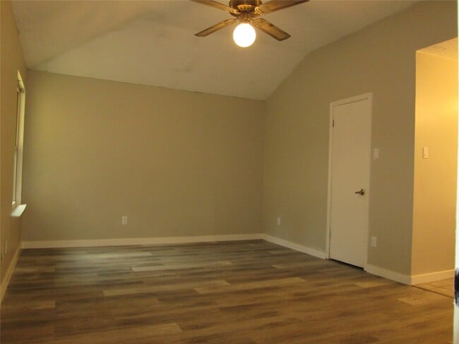 property at 2506 Portland Dr