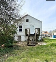 5346 Janet Ave in Jennings, MO - Building Photo