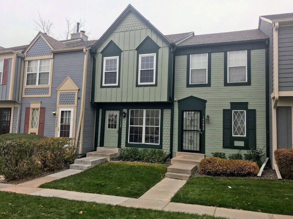 14262 E Hawaii Cir in Aurora, CO - Building Photo