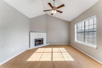 2409-2411 Magnolia St in Rogers, AR - Building Photo - Building Photo