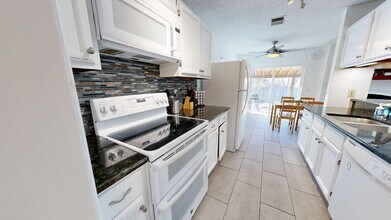 12827 Independence Ave in San Antonio, TX - Building Photo - Building Photo