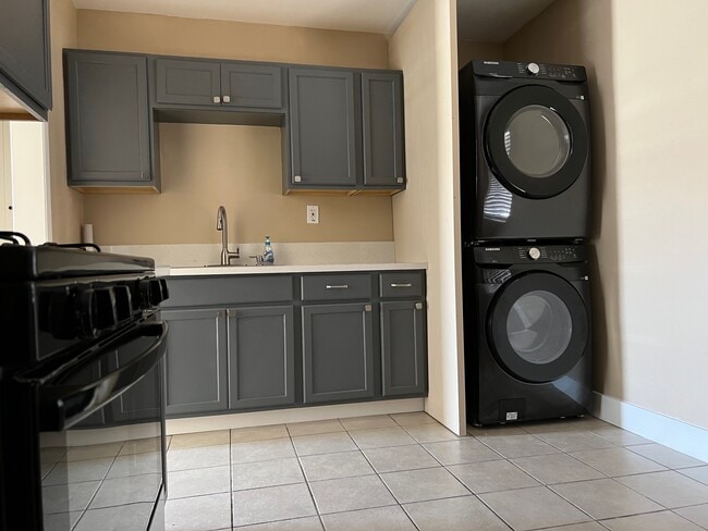 574 N Wilson Ave in Pasadena, CA - Building Photo - Building Photo