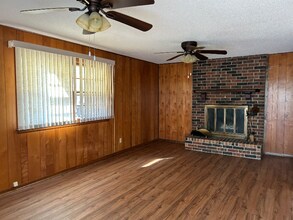 3511 SE Island Cir in Topeka, KS - Building Photo - Building Photo