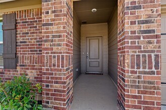 552 Crestridge Dr N in Cleburne, TX - Building Photo - Building Photo