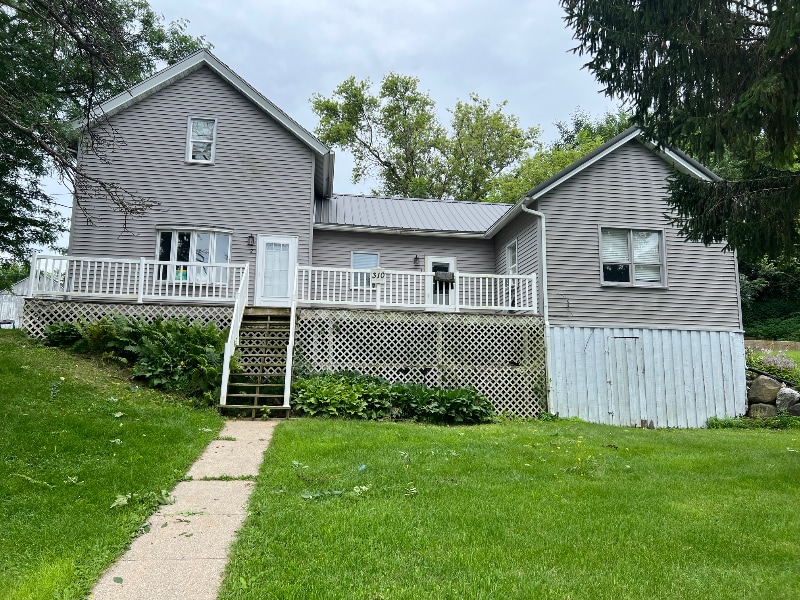 310 W Commerce St in Belmont, WI - Building Photo