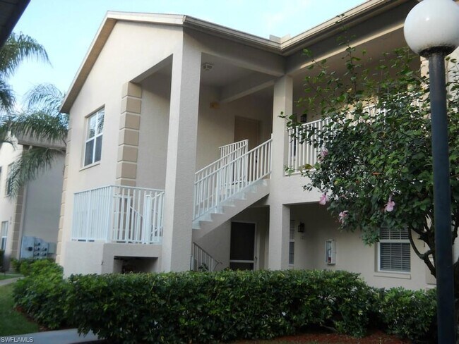 332 Bradstrom Cir, Unit 201D in Naples, FL - Building Photo - Building Photo