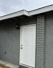 21629 Cottonwood Ave in Moreno Valley, CA - Building Photo - Building Photo
