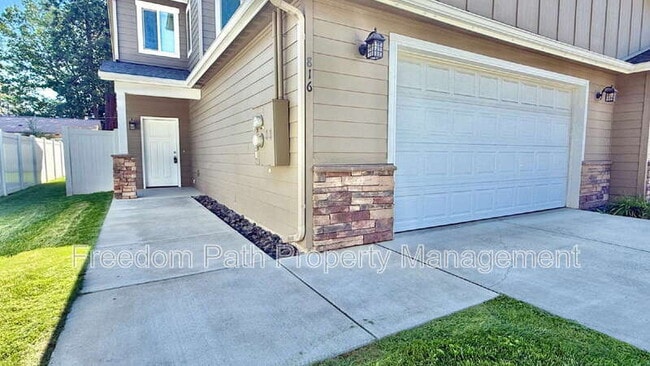 816 N 18th St in Coeur d'Alene, ID - Foto de edificio - Building Photo