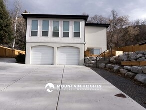 8589 Kings Hill Dr in Cottonwood Heights, UT - Building Photo - Building Photo