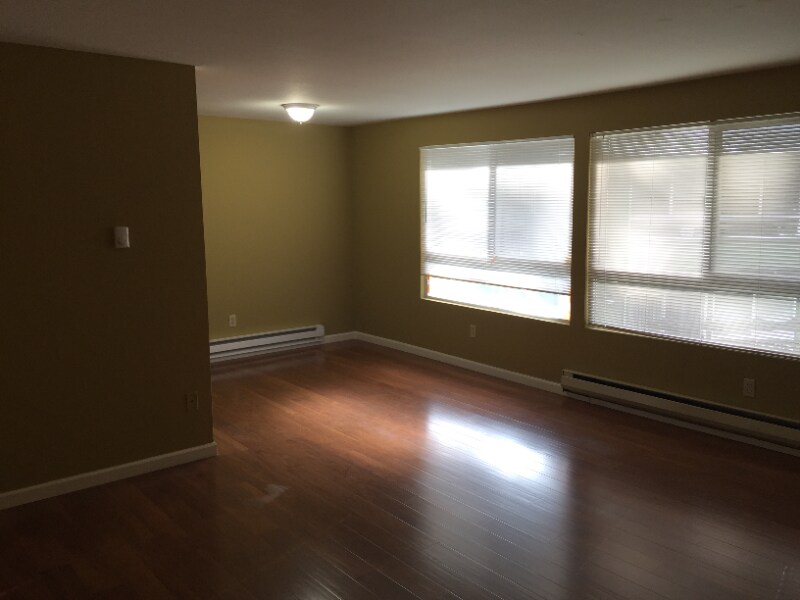 9445 Avondale Rd NE in Redmond, WA - Building Photo