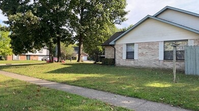8783 Cheers Cir in Dayton, OH - Building Photo - Building Photo