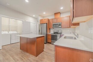 8727 Hanna Ln NE in Lacey, WA - Building Photo