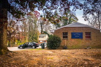 2021 Maywood St in Greensboro, NC - Building Photo - Building Photo