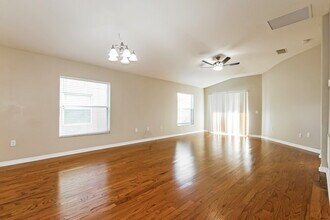 7331 Lumber Port Dr in Ruskin, FL - Building Photo - Building Photo
