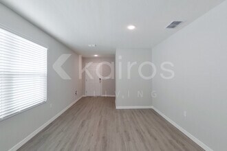 8648 SW 43rd Ter in Ocala, FL - Foto de edificio - Building Photo