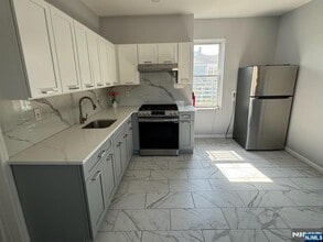 46 Hunter St in Lodi, NJ - Building Photo - Building Photo