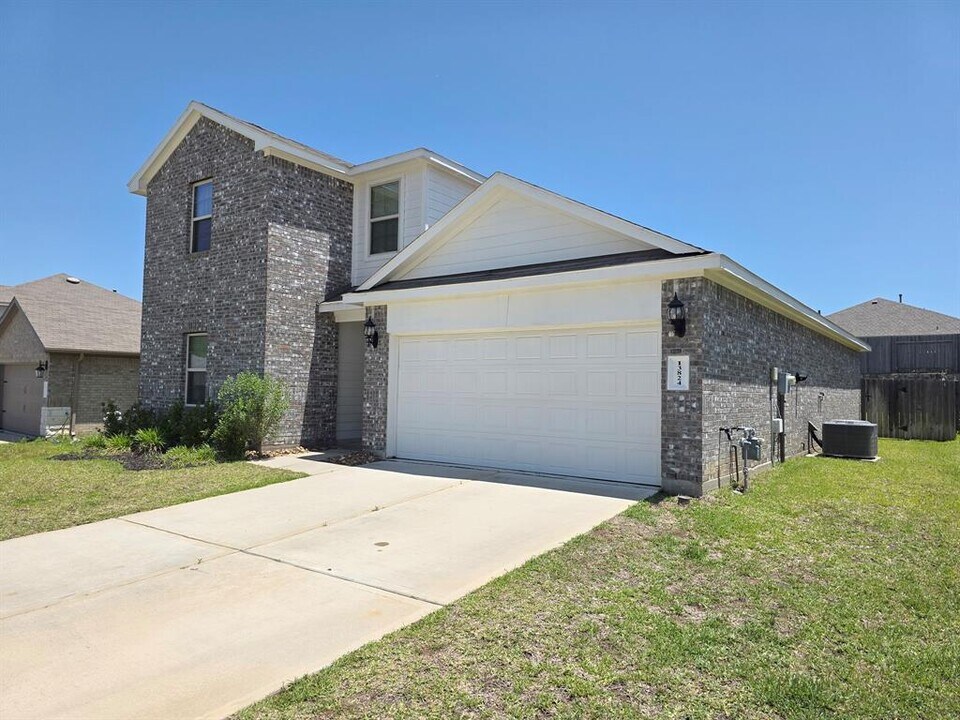 13824 Rock Island Trl in Shenandoah, TX - Building Photo