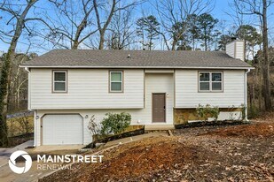 2488 Carol Cir in Douglasville, GA - Building Photo