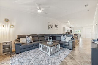 43051 Greenway Blvd in Punta Gorda, FL - Foto de edificio - Building Photo