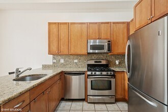 8 W Monroe St in Chicago, IL - Building Photo - Building Photo