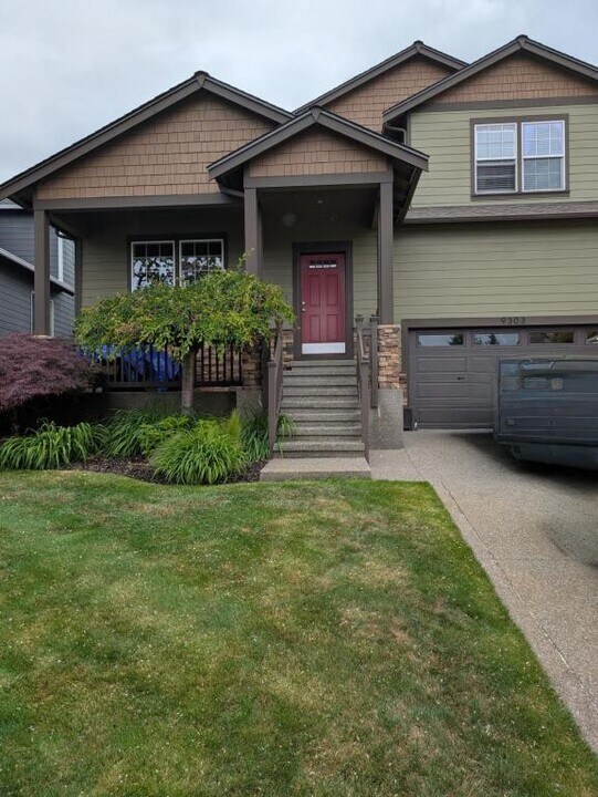 9303 227th Ave E in Buckley, WA - Building Photo