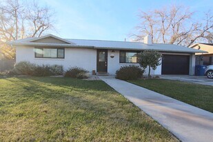 150 S 200 E in Washington, UT - Building Photo