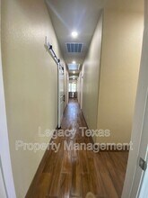 103 Sabine Ave in Cleburne, TX - Building Photo - Building Photo