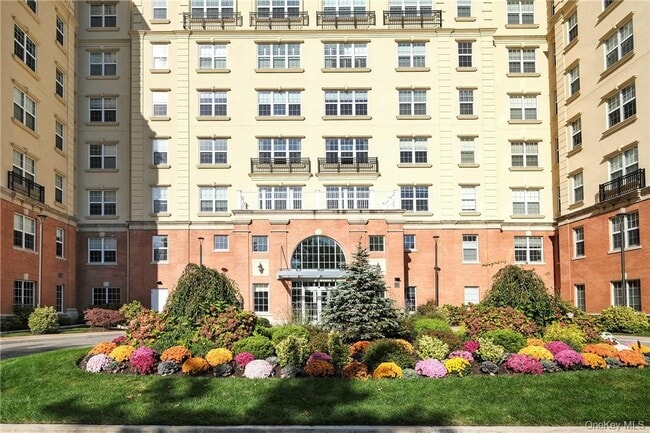 property at 10 Byron Pl