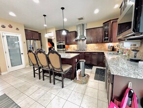 8490 Moraine Cir in Shakopee, MN - Building Photo - Building Photo