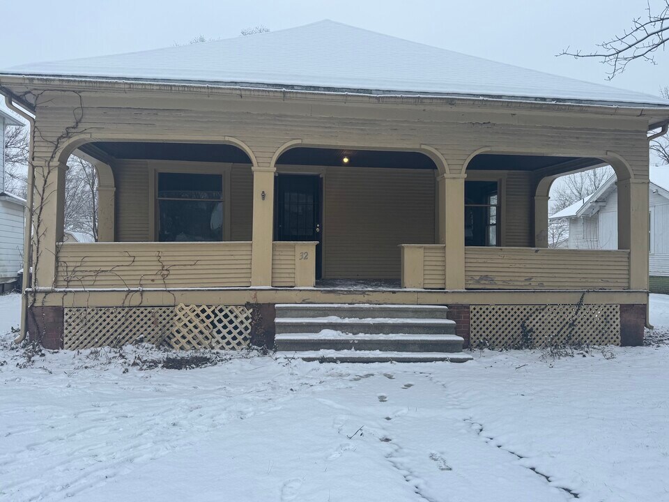 32 S Virginia Ave in Danville, IL - Building Photo
