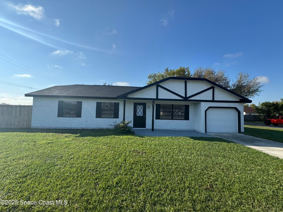 1698 Norwood St NE in Palm Bay, FL - Building Photo