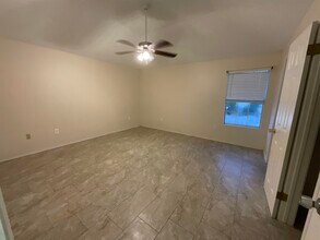 915 Rutledge Dr in Laredo, TX - Building Photo - Building Photo