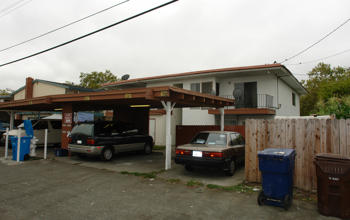 200-208 Westwood St in Vallejo, CA - Foto de edificio