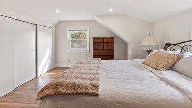 44 Schlosser Dr in Rochelle Park, NJ - Building Photo - Building Photo