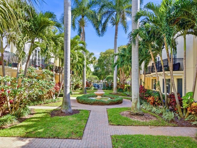 2502 N Dixie Hwy in Lake Worth Beach, FL - Building Photo - Building Photo