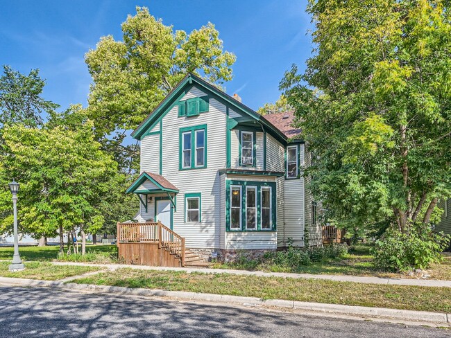property at 431 Goodhue St