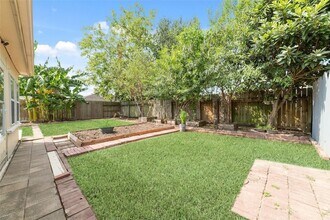 8427 Brickhaven Ln in Houston, TX - Building Photo - Building Photo