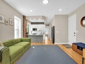 106 E 32nd St, Unit Penthouse in Brooklyn, NY - Building Photo