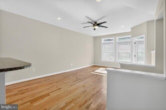 44692 Collingdale Terrace in Ashburn, VA - Building Photo - Building Photo