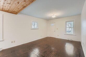 475 Lawson Ave W in St. Paul, MN - Foto de edificio - Building Photo