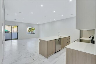 4226 NE 7th Terrace in Oakland Park, FL - Building Photo - Building Photo