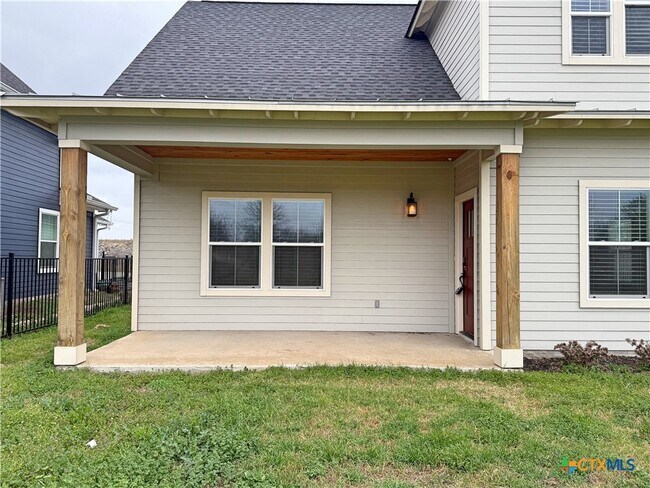 424 Stagecoach Trail in San Marcos, TX - Foto de edificio - Building Photo