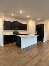 614 Waterway Ave in Hutto, TX - Building Photo - Building Photo